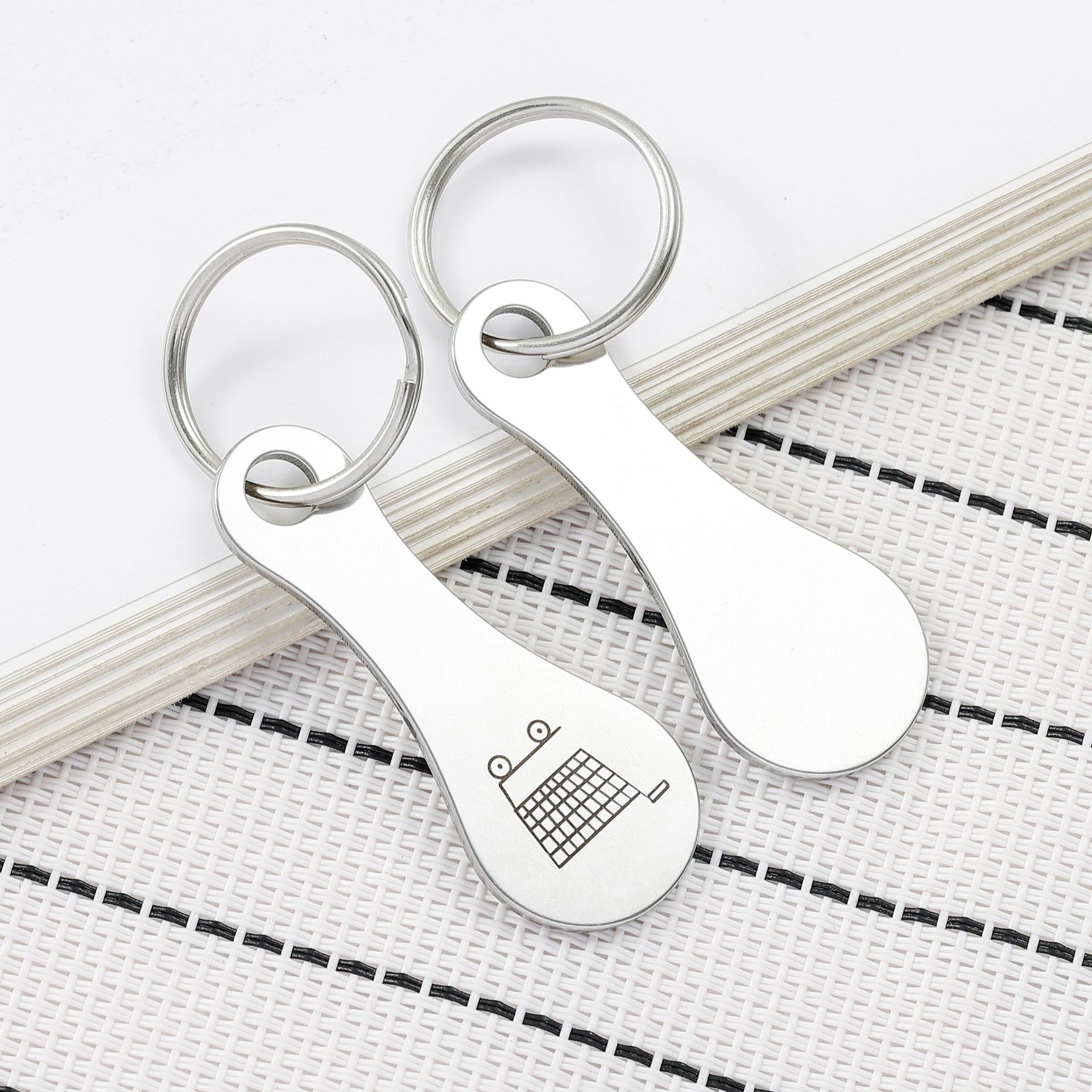 Token Coin Mechanism - 1 個カートショッピングトークントロリーキーキーホルダーコインクォーター食料品スーパーマーケットホルダーキーリング金属リング変更ロック解除コイン
